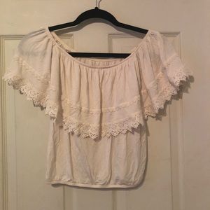 Hollister shirt small, very cute